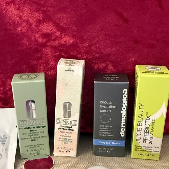 Beautiful cranberry red crushed velvet bag with hair, skin and make-up products - Picture 4 of 7